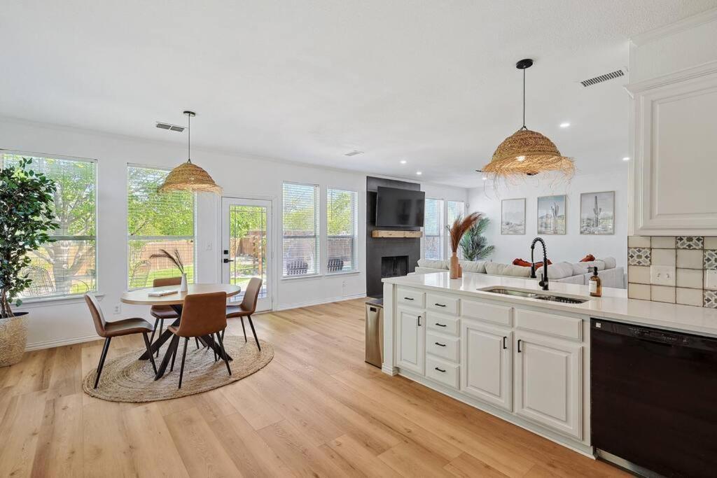 Wellness Oasis 5Br W Pool + Huge Yard + Fire Pit Villa Sachse Luaran gambar