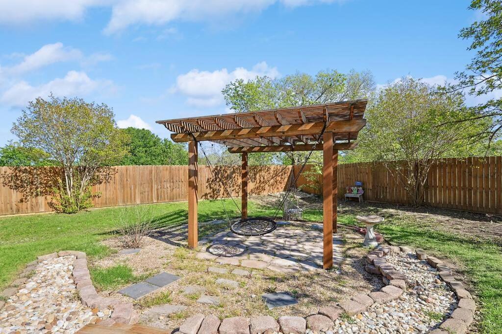 Wellness Oasis 5Br W Pool + Huge Yard + Fire Pit Villa Sachse Luaran gambar